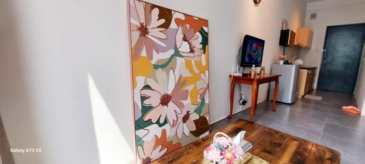 Maya Empire Studio Kampong Bukit Lanjan エクステリア 写真